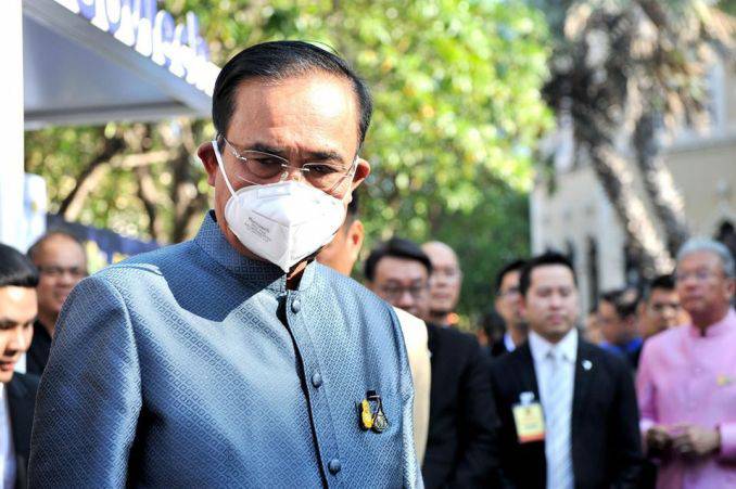 ตู่ใส่หน้ากาก