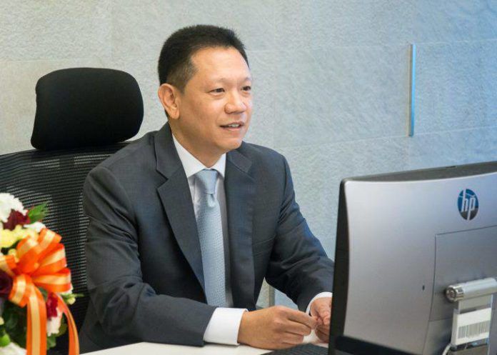 นายลวรณ