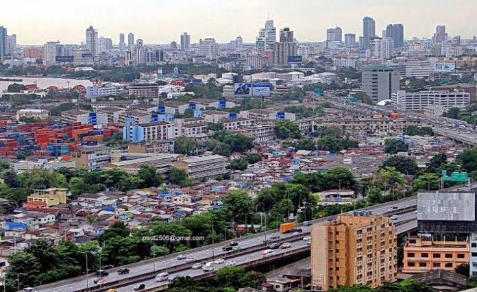 ชุมชนคลองเตย-696x426