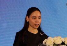 เจ้าหน้าที่ปัดมือถือนักข่าวขณะสัมภาษณ์ ซาบีดา